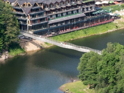Najdłuższa kładka-wstęga w Polsce. Można z niej podziwiać niezwykłą panoramę