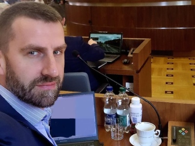 Olsztyński radny ostro zaatakował nowego marszałka Sejmu