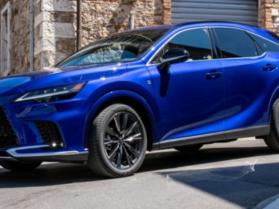 Toyota i Lexus tną ceny na koniec roku. Jeden model o 92 tys. zł taniej