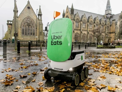 Uber zastąpi dostawców jedzenia? Nowe roboty trafiają do Europy