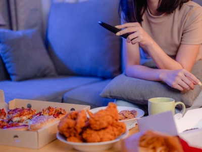 1/3 Polski pracuje głodna, a połowa ma nadwagę. Winna presja i brak czasu