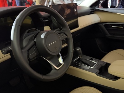 Nowa Mazda CX-5 w środku czegoś nie ma. Nie mogę się przyzwyczaić