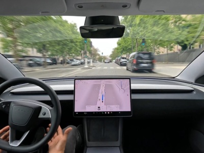 Tesla szuka „Operatora pojazdu” w Czechach, Niemczech, na Węgrzech. W Polsce nie, ale jest wakat przy energetyce