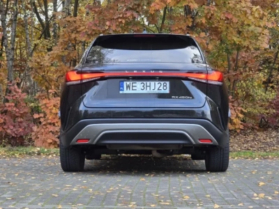 Lexus rozbił bank. Jego flagowiec tańszy nawet o 92000 złotych