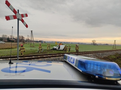 Zderzenie auta z szynobusem. Jedna osoba ranna