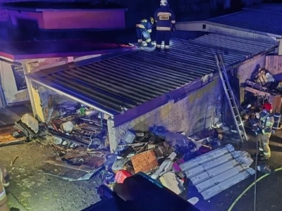 Spłonął garaż w Świerzawie. Policja zatrzymała podpalacza