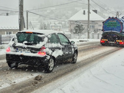 Pierwszy atak zimy w Polsce. 30 cm śniegu i paraliż na drogach
