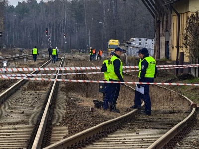 Prowokacja na torach koło Ostrowa (ZDJĘCIA)