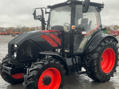 Nowy Ursus sprzedany na aukcji w Niemczech. Ile kosztował i co jeszcze było do kupienia?