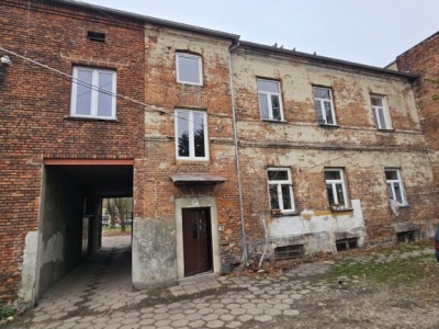 Grzyb na ścianach i brak ocieplenia. Piotrkowianie skarżą się na warunki mieszkaniowe