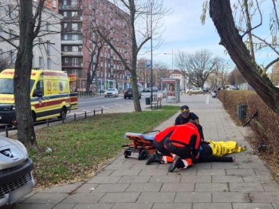 Z impetem uderzyła głową w drzewo. Świadkowie mówią o dramatycznym widoku