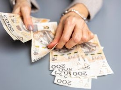 Marzysz o 6 tys. zł emerytury? Tyle musisz teraz zarabiać