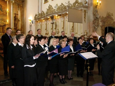 Chóry oblackie w Polsce: nie dla oklasków, lecz dla Boga