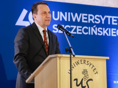 Minister Radosław Sikorski: konieczne uderzenie we 