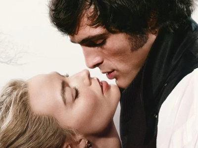 Nowa okładka Wichrowych Wzgórz odsłania ton filmu. To nie będzie klasyczna adaptacja