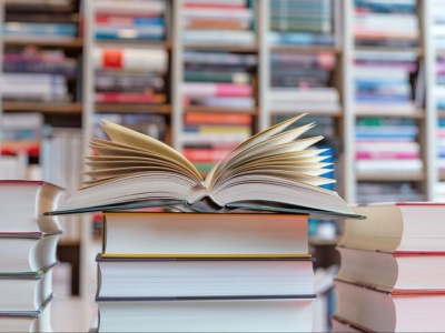 Cena książki ma być stała przez rok. Kto straci na nowym prawie?