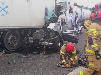 Wypadek na A2. Kierowca cudem przeżył