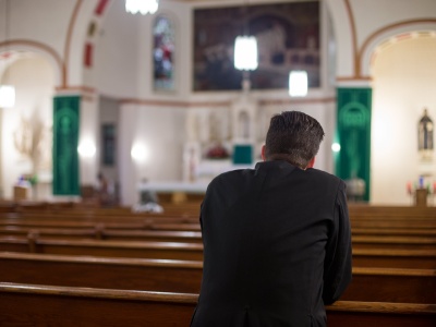 Kielce: ksiądz-strażak uratował nieprzytomnego mężczyznę. Jako jedyny się zatrzymał, by pomóc