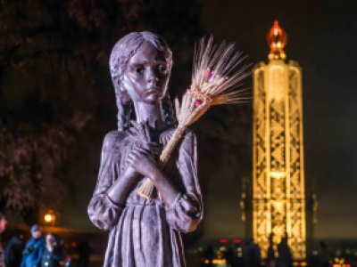 W Dniu Pamięci Ofiar Wielkiego Głodu w oknach Ukraińców zapłonęły świece