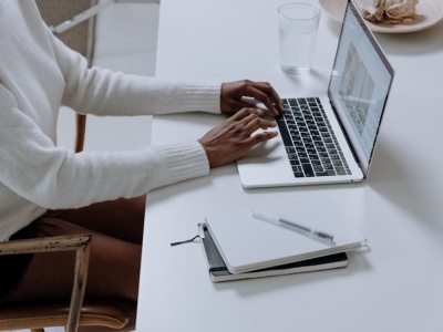 Nowy model AI analizuje media społecznościowe, by przewidywać ryzyko wybuchu epidemii