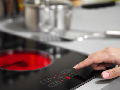 Płyty indukcyjne lepsze od kuchenek gazowych? Eksperci wyjaśniają