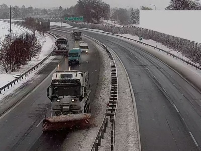 Lubelskie: trwają intensywne prace odśnieżające na drogach ekspresowych i krajowych