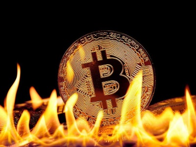 To najgorszy miesiąc Bitcoina od 2022 r. Oto główna przyczyna. Koniec hossy?