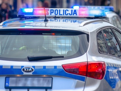 Driftował, uderzył w inne auto i uciekł. Kiedy zgłosił się do szpitala, było za późno