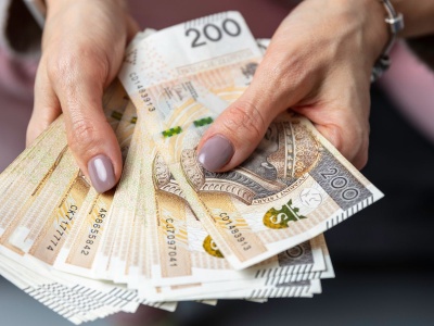 Tyle emerytury dostaniesz przy zarobkach 7 tys. zł na miesiąc. Kwota może mocno zdziwić