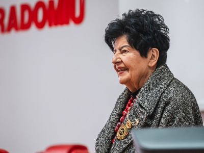 Znana polityczka dała wykład w Radomiu. Jej symbolem są... czerwone korale