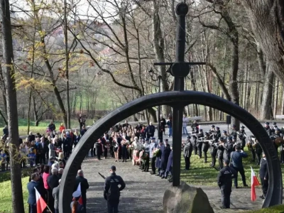 Odsłonięcie pomnika pamięci w Nowym Wiśniczu