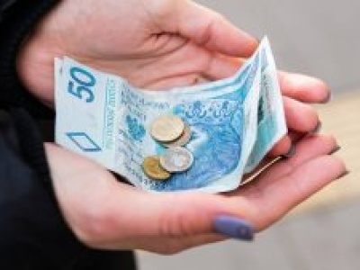 Zerowy PIT dla rodzin 2+2 od 2026? Nawet 1400 zł w kieszeni, ale samorządy alarmują