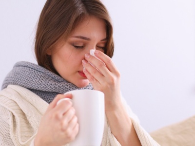 Męczy cię kaszel? Ten tani naturalny napar działa lepiej niż syrop z apteki