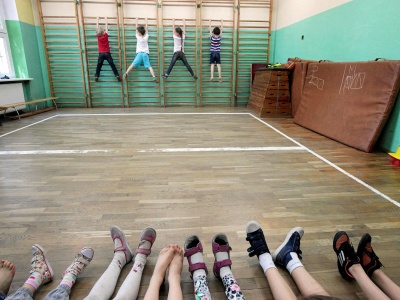 To wspomnienie z lekcji wf nadal dla wielu bywa koszmarem. 