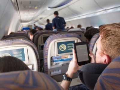 12 godzin lotu? Bez tych 7 rzeczy nawet nie wsiadam do samolotu