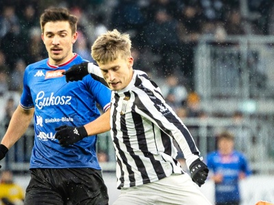 Bez goli w zimowej scenerii. Ostatni domowy mecz roku zakończył się remisem