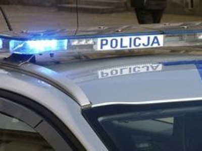 Tragiczna interwencja. Kierowca ciężarówki nie żyje, policjant ranny