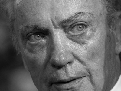 Grał Frankensteina i Draculę, występował w teledyskach Madonny. Udo Kier nie żyje