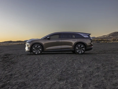 Lucid Gravity Touring: Szybszy, przestronniejszy i… tańszy. Czy zagrozi Tesli i Mercedesowi?