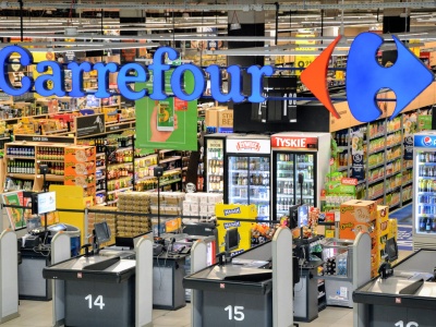 Carrefour rozdaje świąteczne bonusy. Oto, co otrzymają pracownicy