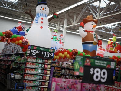 Biedny jak Amerykanin. Starcie gigantów o zakupowe portfele. 