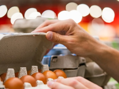 Jaja z Ukrainy i Brazylii trafiają do Polski. Są tańsze niż europejskie