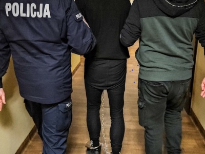 Zielona Góra. Siedział nocą w aucie z włączonym silnikiem. Jest już za kratami