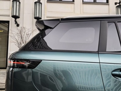 Wygląda jak Range Rover, ale kosztuje ułamek jego ceny. Za 109 900 zł ma wszystko, co potrzebne