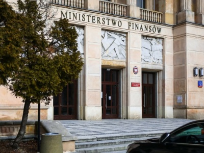 Spada oprocentowanie obligacji. Ministerstwo Finansów tłumaczy warunki