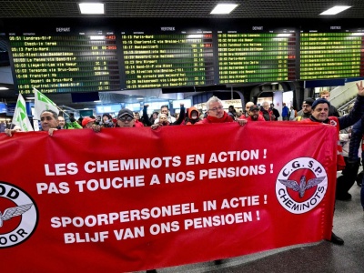Loty odwołane, ograniczone kursy pociągów. Ogromna akcja strajkowa w Belgii