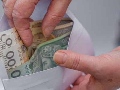 Duże zaskoczenie w grudniu 2025 dla seniorów, którzy nie spojrzeli do kalendarza