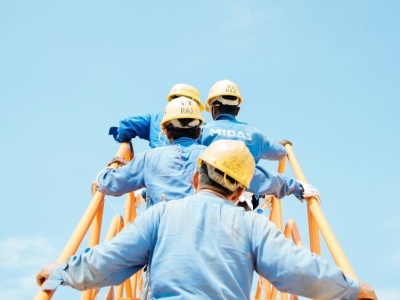 Wyjechał i zrobił karierę w Niemczech. 