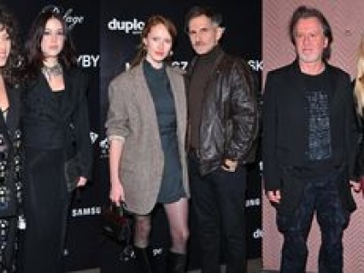 Inwazja gwiazd na pokazie Mariusza Przybylskiego: Bosak z nową partnerką, Kukulska z córką, odsłonięte nogi Moniki Olejnik (ZDJĘCIA)