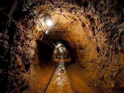 Koniec piramidalnego klinczu, ukradziona kopalnia złota wróci do właściciela. Jest porozumienie – nie bez czarnych plam